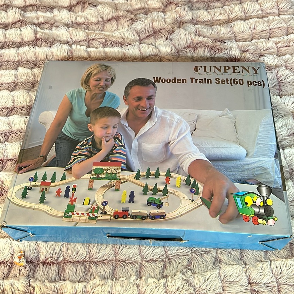 FunPeny 60 Piece Trian Set -
